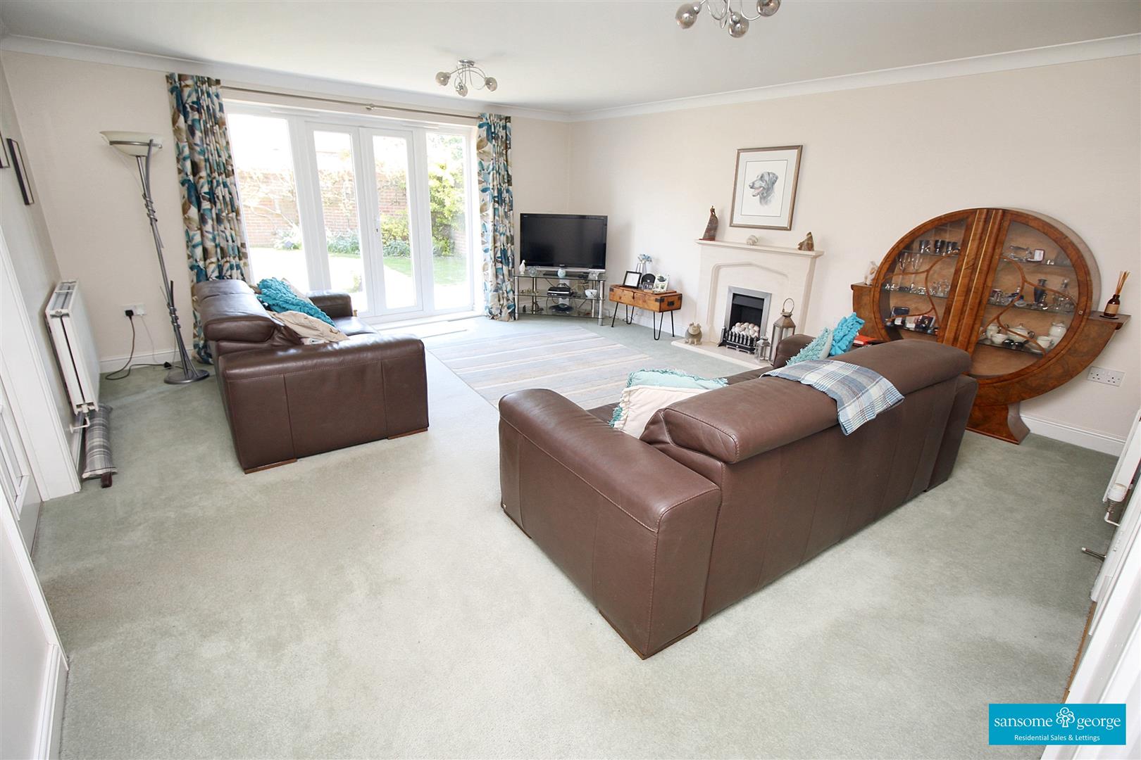 5 bed property in Horsecroft Way, Reading